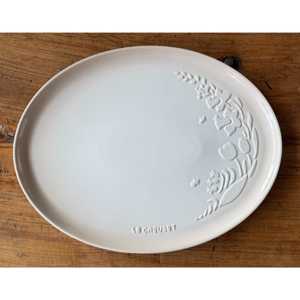 Le Creuset Stoneware Jardin Relief Oval Platter 14.25 " 36 cm Meringue NEW